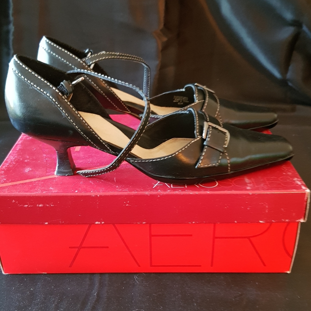 Shoes - Picture 3 of 4
